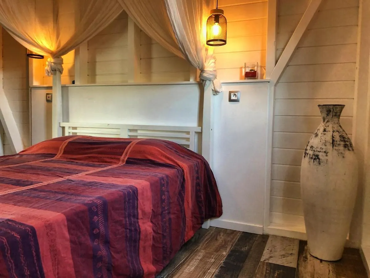 Apartment Gite Ti Paradis. 2 Chambres. Entre Deshaies Et Sainte Rose. Guadeloupe